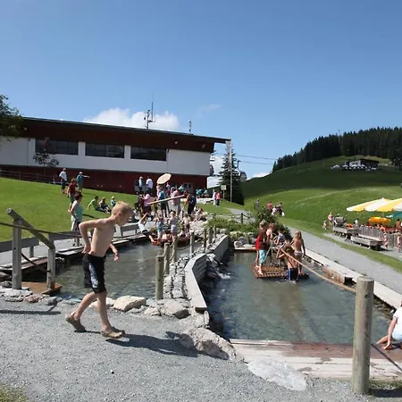 Manorhaus Апартаменти *